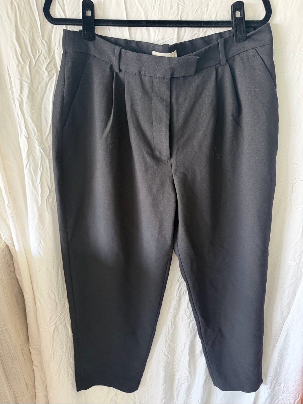 Abercrombie & Fitch Black Pleated Tapered Dress Pants